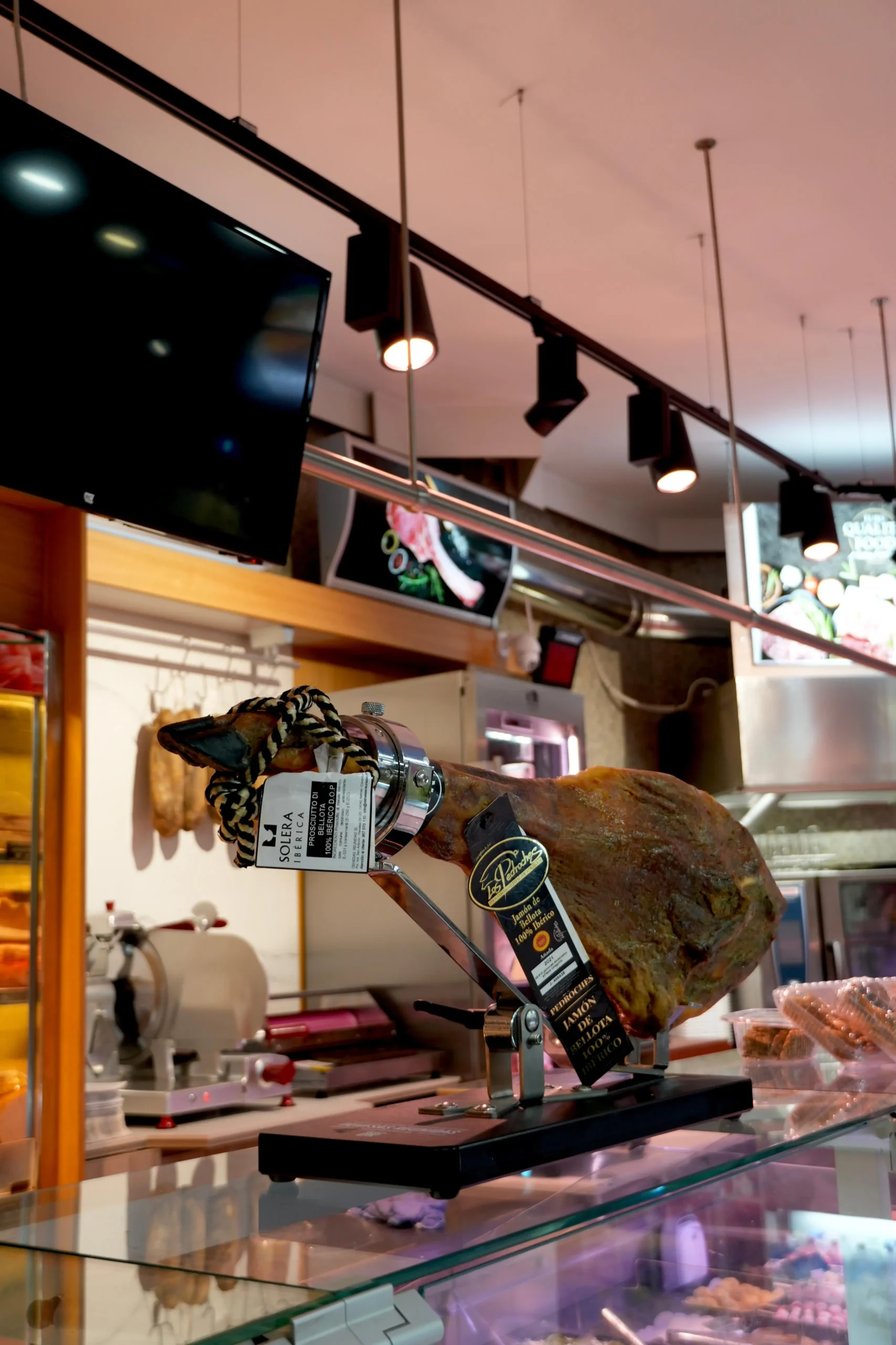 Tagli di carne fresca al banco macelleria